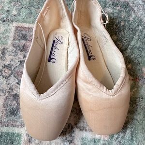 Siberian Swan Pavlova Pointe Shoes